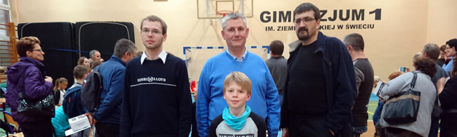 4 szachistów