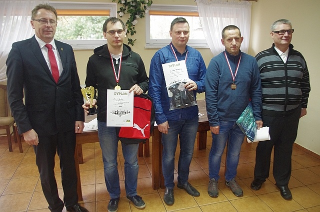 Turniej Szachowy Święto Niepodległości 11 Listopada Sępólno Kraj.- nagrodzeni mężczyźniseniorzy